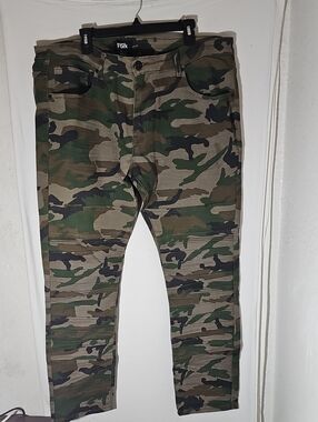 Men's Camo Stretch Cargo Pants - Green Camo